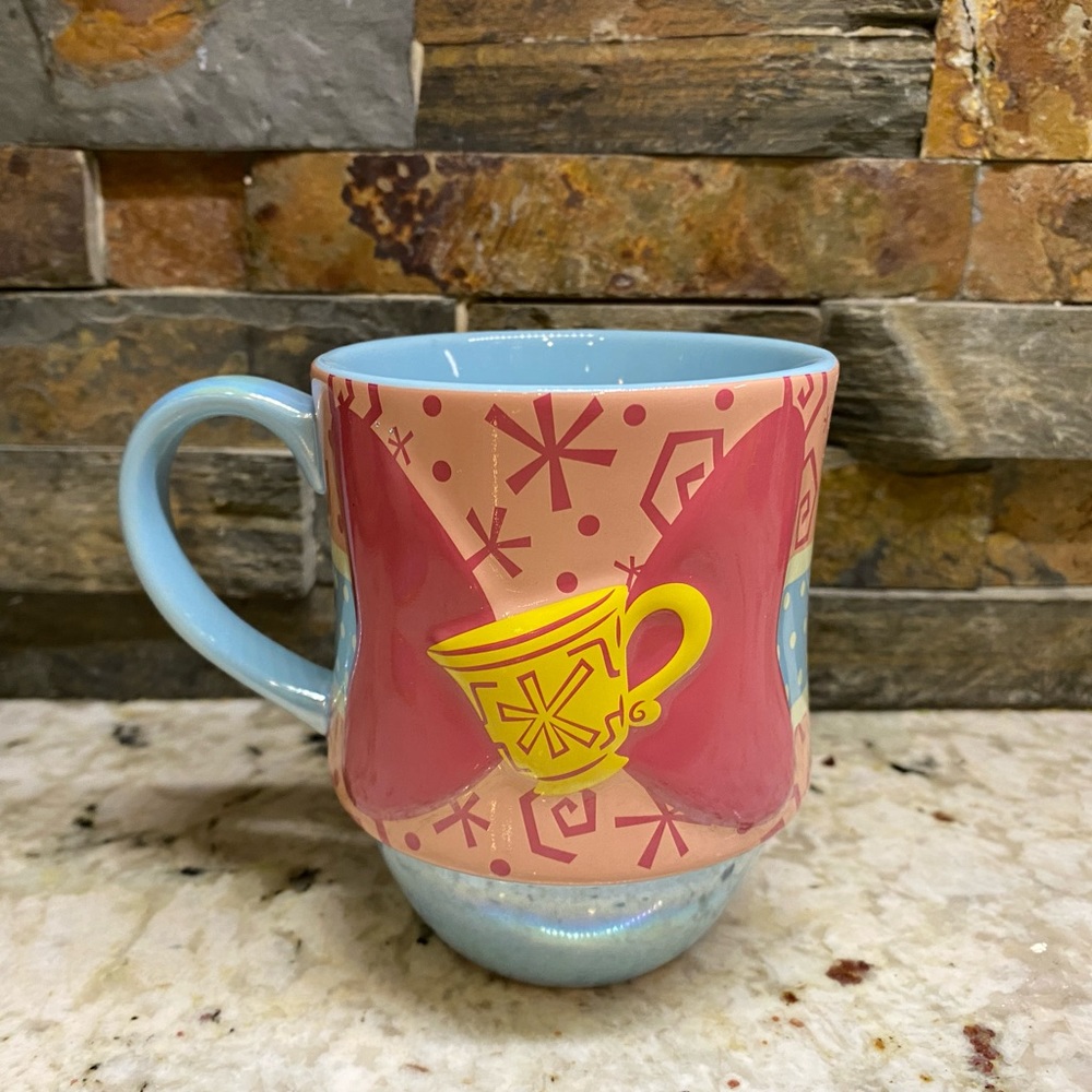 Disney’s main attraction Minnie Mouse mad tea party mug